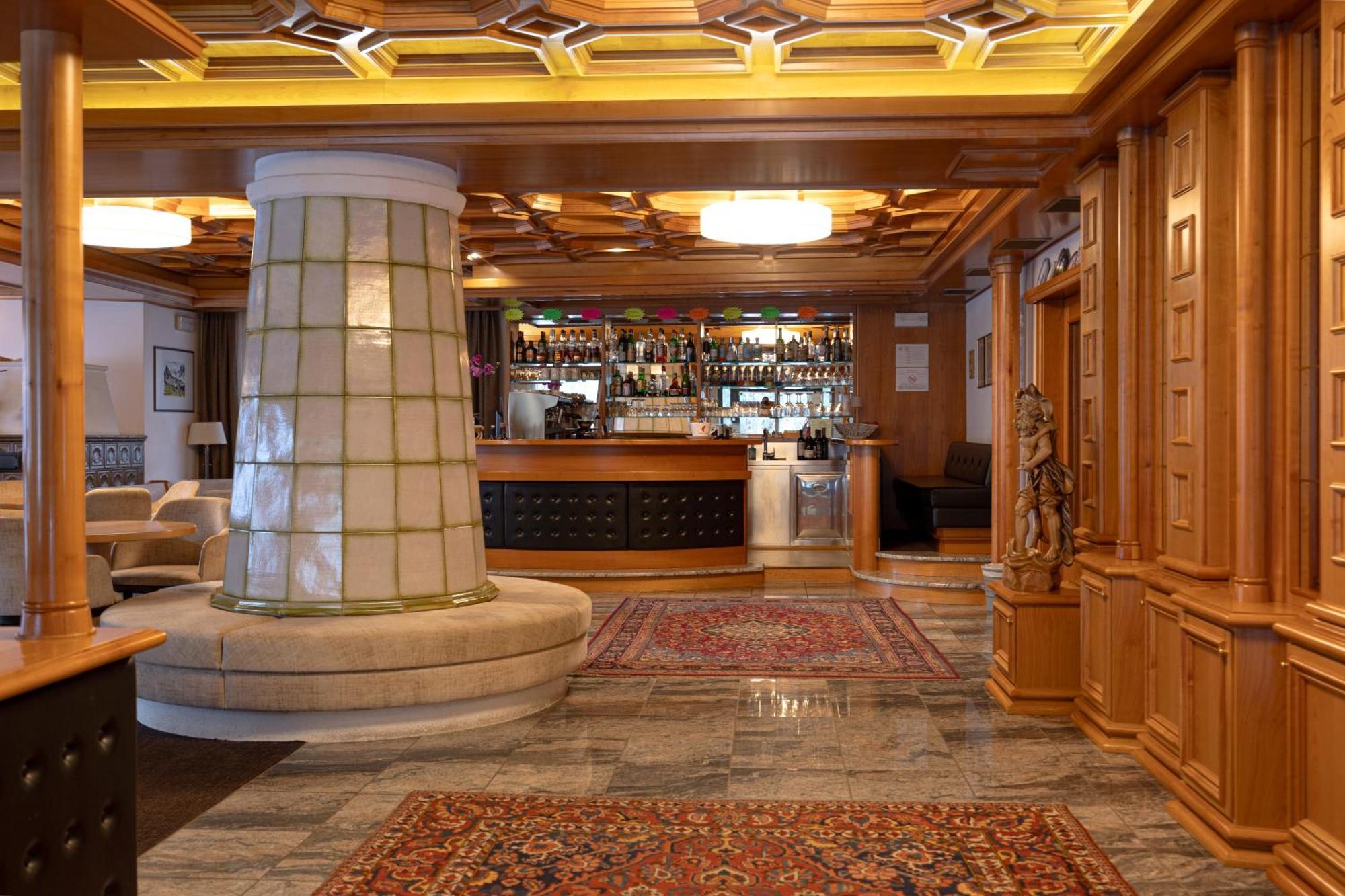 Hotel Engel Canazei Eksteriør billede