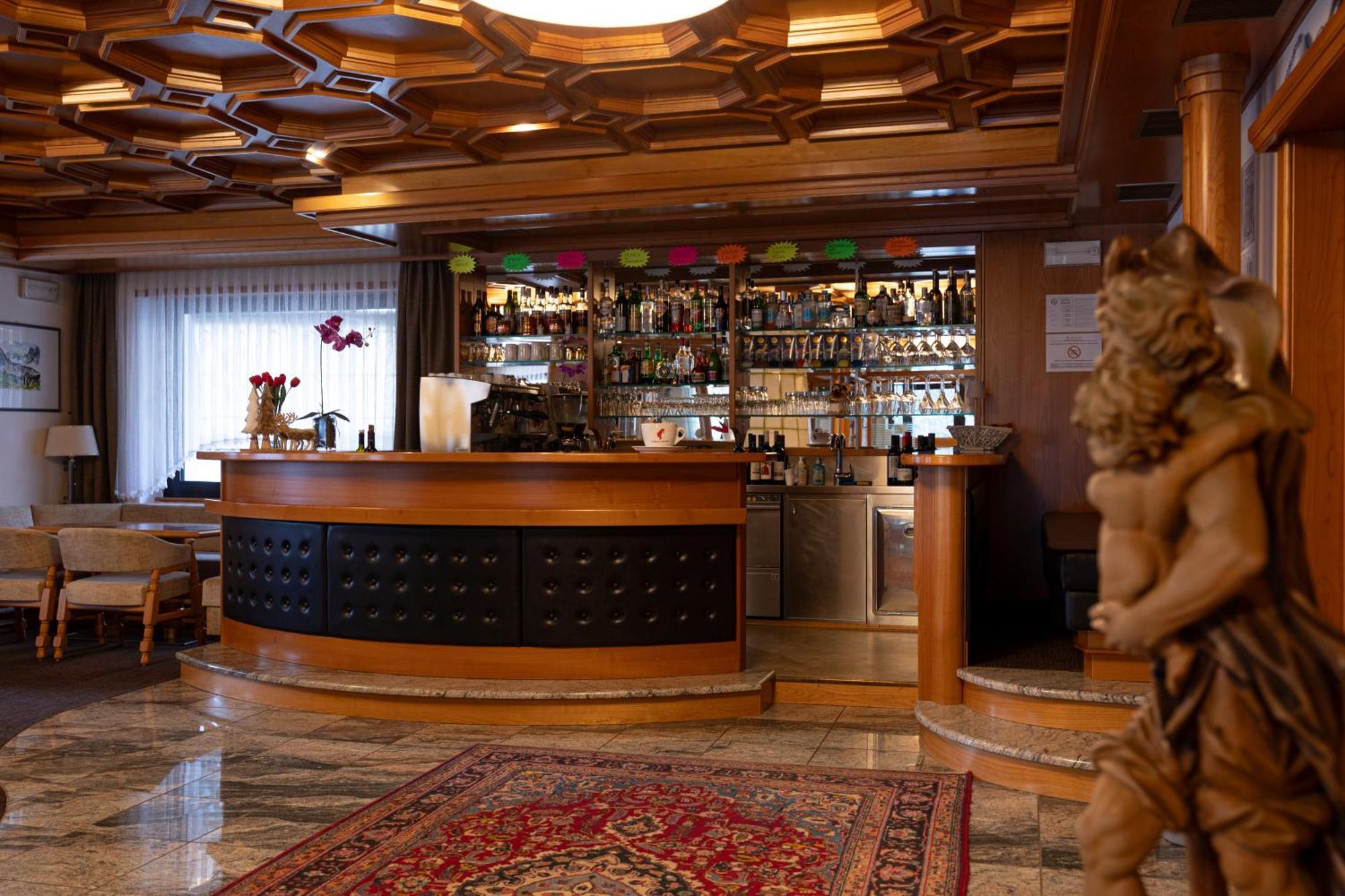 Hotel Engel Canazei Eksteriør billede