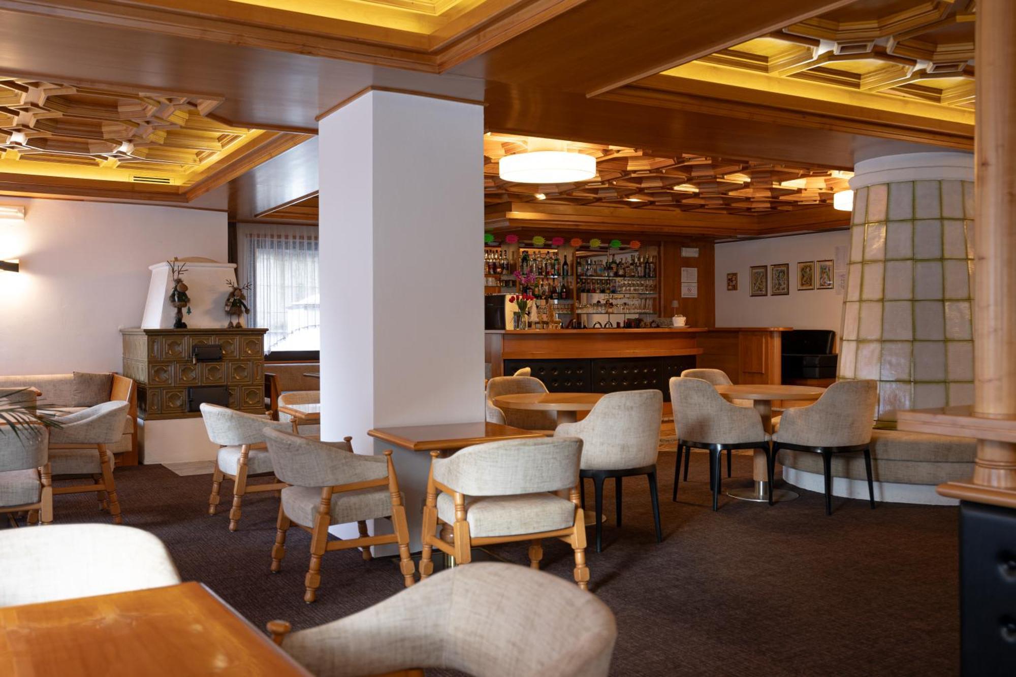 Hotel Engel Canazei Eksteriør billede